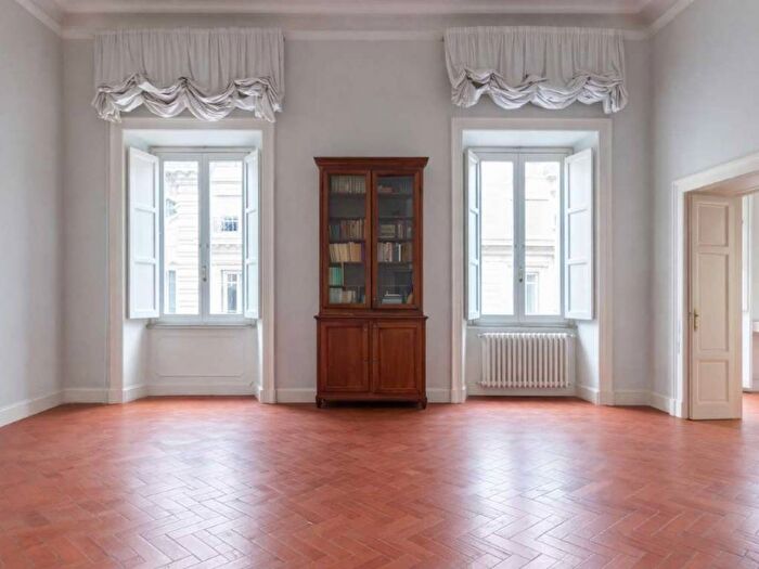 Appartamento quadrilocale in affitto in via Nazionale, Monti, Roma