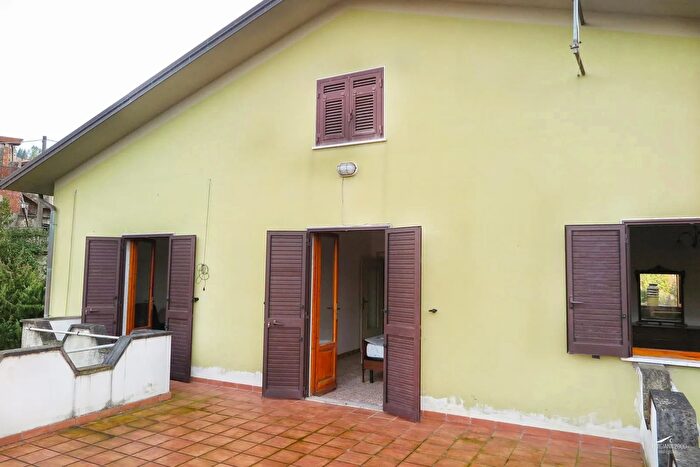 Casa con 5 locali in vendita in Casola In Lunigiana