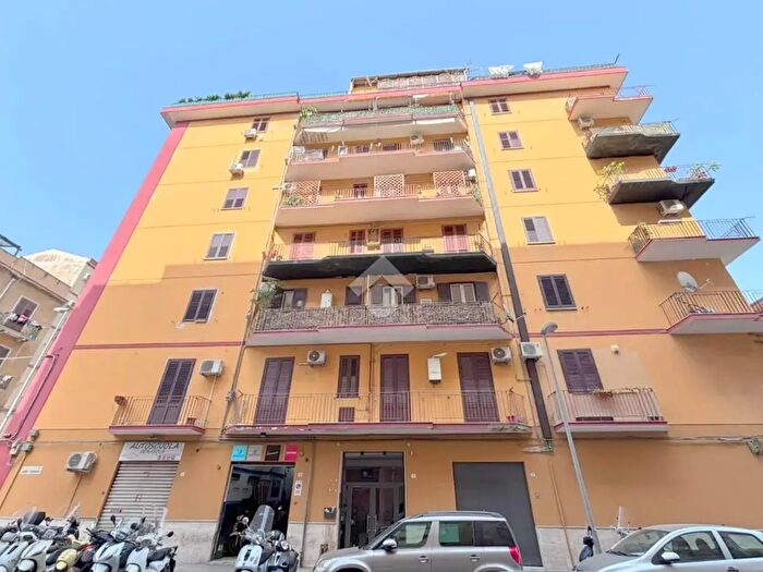 Appartamento con 5 locali in vendita in Via Pietro Merenda, Palermo