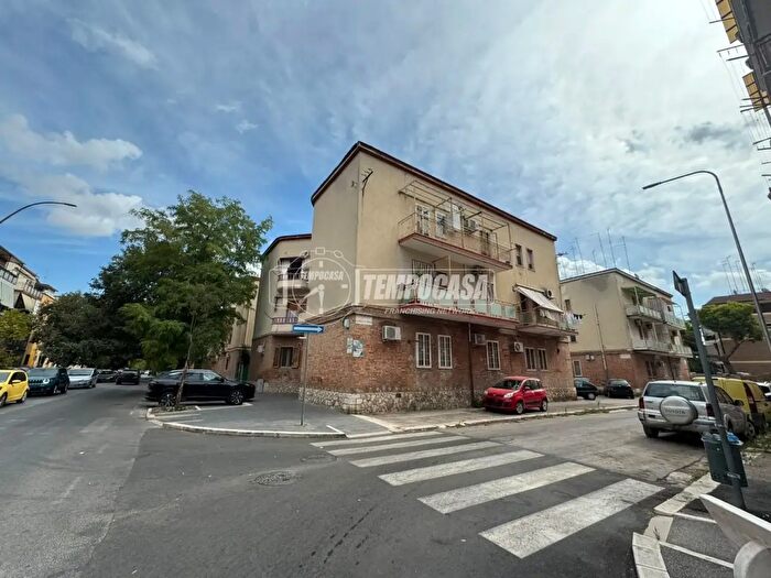 Appartamento trilocale in vendita in Viale Giuseppe Mazzini, Foggia