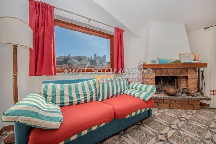 Appartamento con 5 locali in vendita in Itri