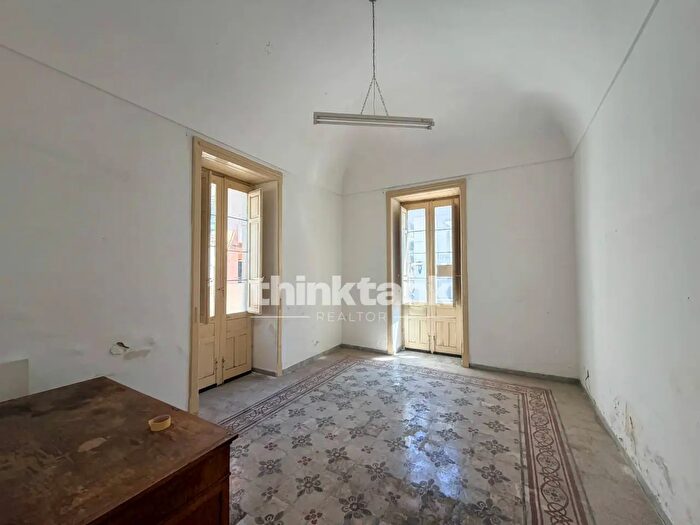 Casa con 8 locali in vendita in Via Alessandro Manzoni, Rosolini