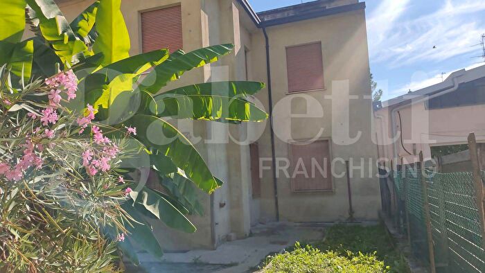 Casa con 5 locali in vendita in Faenza