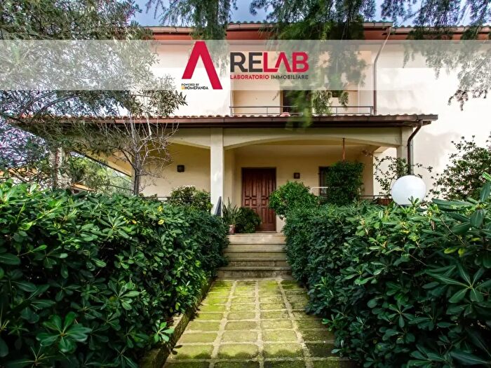 Casa con 9 locali in vendita in Via Torino, Capalbio