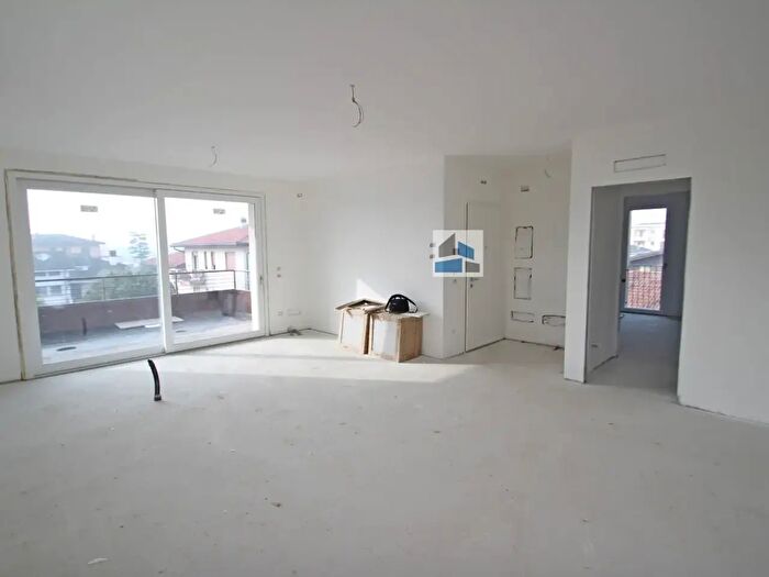 Appartamento quadrilocale in vendita in Via Adige, Noale