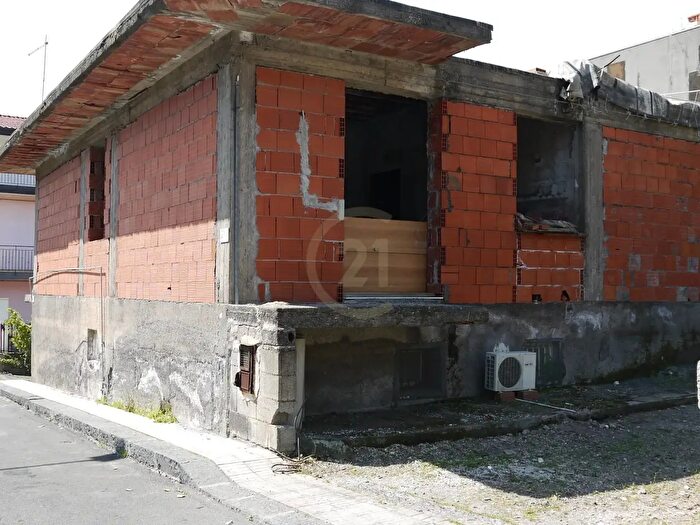 Casa con 6 locali in vendita in Via Jana, Motta SantAnastasia