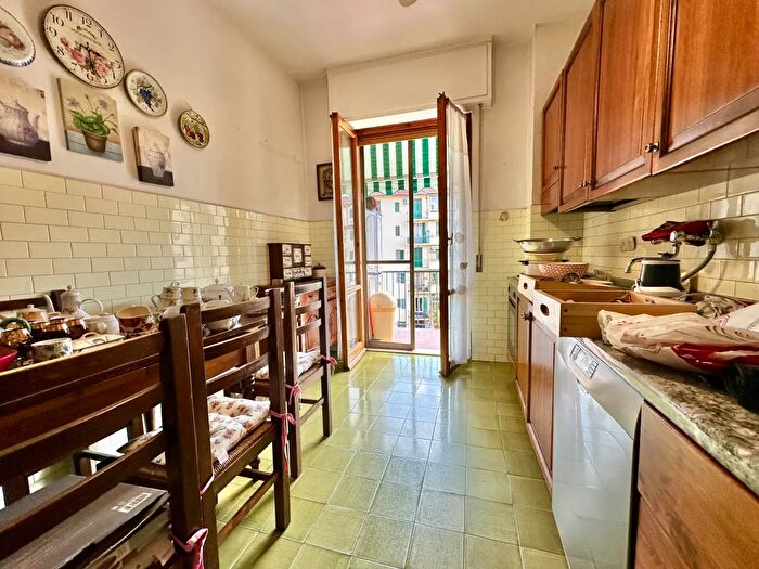 Appartamento trilocale in vendita in Via Vittorio Emanuele II, Firenze
