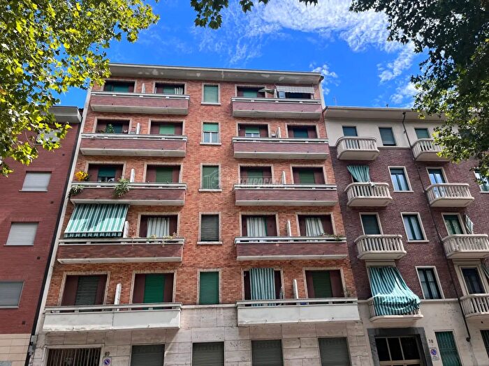 Appartamento bilocale in vendita in Corso Monte Grappa, Torino