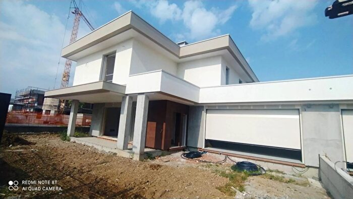 Casa quadrilocale in vendita in Via Crema, Romano Di Lombardia