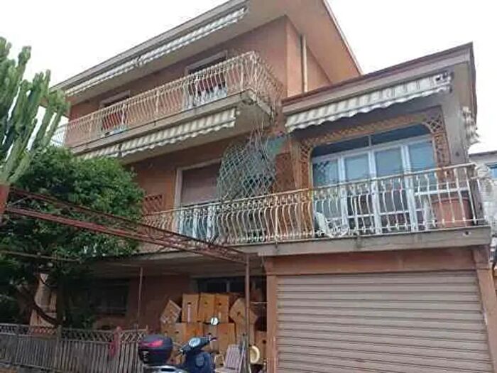 Casa con 9 locali in vendita in Via Nervia, Ventimiglia