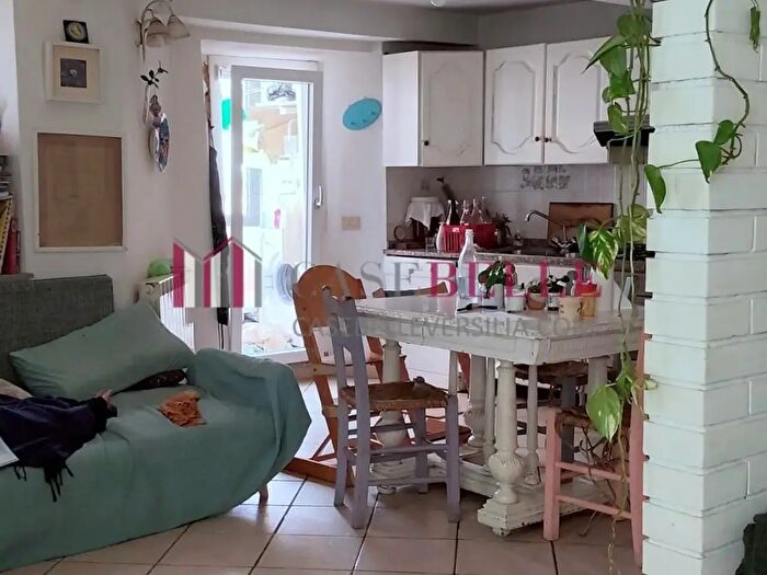 Casa quadrilocale in vendita in Camaiore