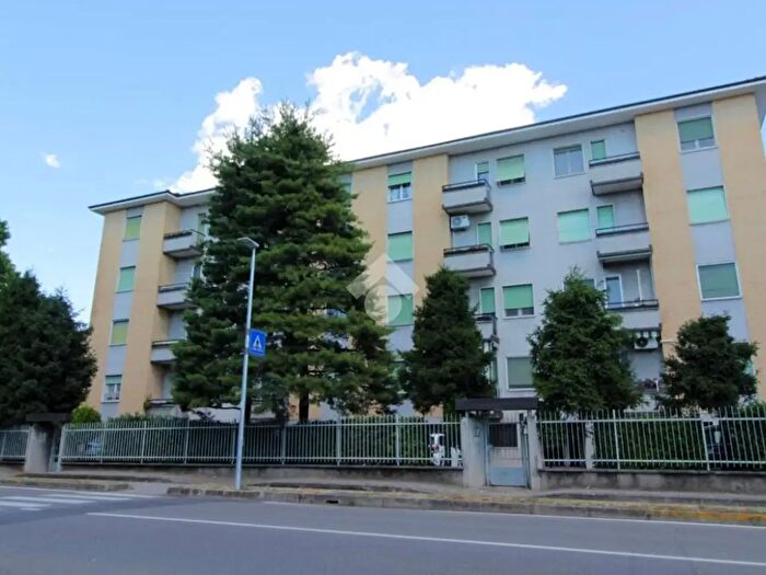 Appartamento trilocale in vendita in Viale Papa Giovanni Ventitreesimo, Sedriano