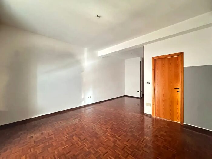 Appartamento quadrilocale in vendita in Via Solaroli, Vercelli