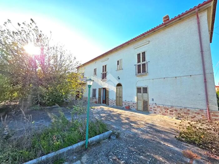 Casa con 5 locali in vendita in Via Perazze, Amorosi