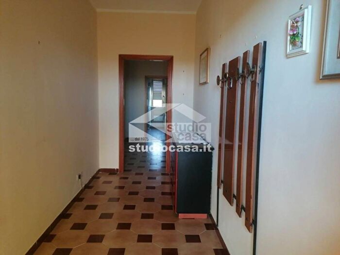 Appartamento trilocale in affitto in Zona Capo Rizzuto Apriglianello Papanice, Crotone