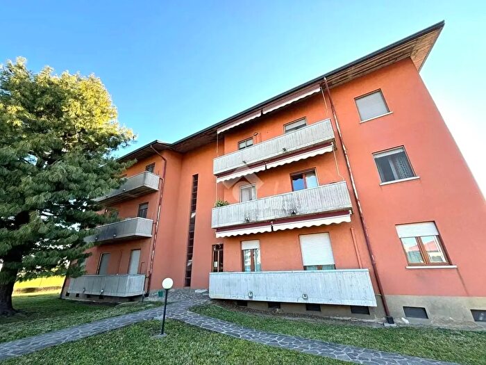 Appartamento trilocale in vendita in Via Alessandro Manzoni, Fara Gera DAdda