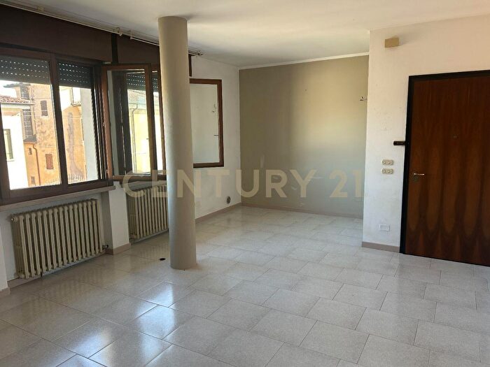 Appartamento con 5 locali in vendita in Via G Leopardi Snc, Cerea