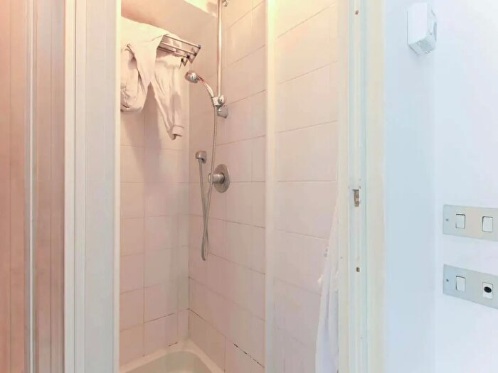 Appartamento monolocale in affitto in Corso Genova, Milano