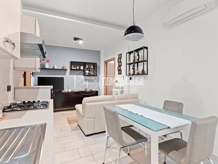 Appartamento trilocale in affitto in Piazza Bottini, Città Studi, Milano