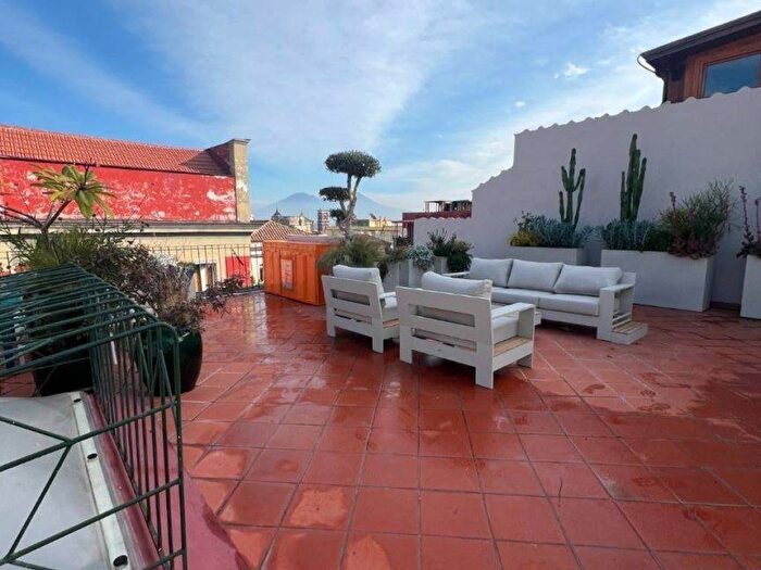 Casa con 5 locali in affitto in Via San Gregorio Armeno, Centro Storico, Napoli