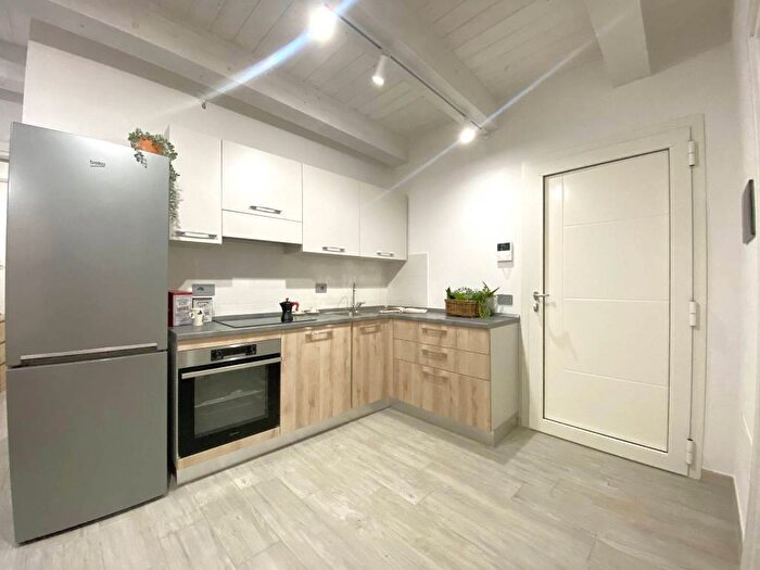 Appartamento trilocale in affitto in Via Tommaso Zauli Saiani, Centro Storico, Forlì