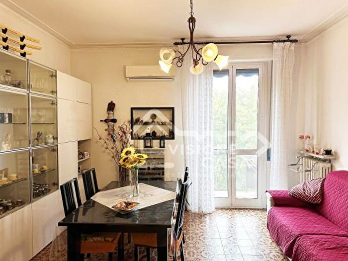 Appartamento trilocale in vendita in Via delle Argonne, Reggio Emilia