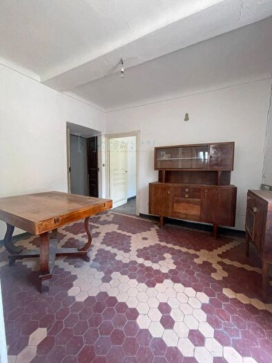 Casa con 10 locali in vendita in Via Lorenzo Lucifredi, Borghetto DArroscia