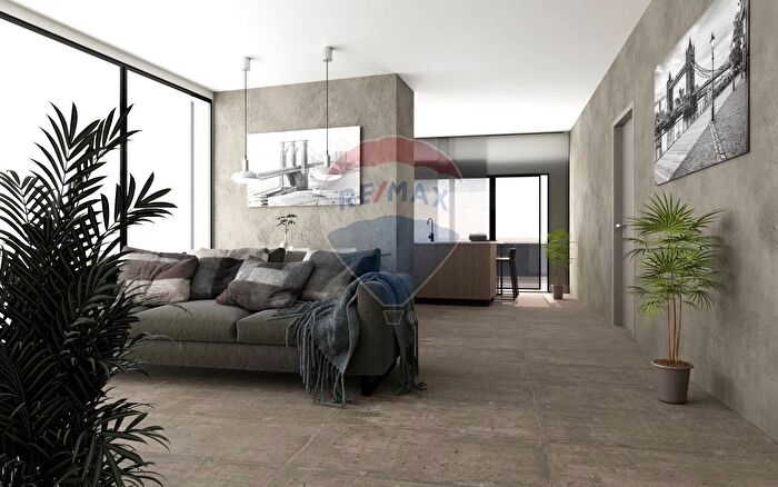 Appartamento con 7 locali in vendita in Via Fano, Maiolati Spontini