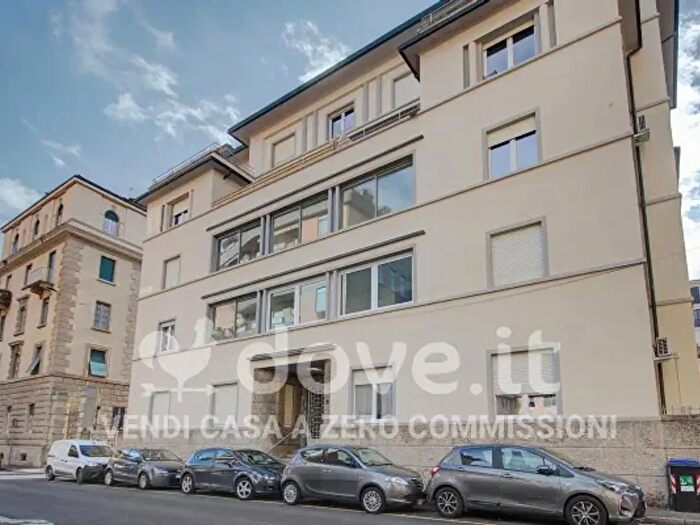 Appartamento trilocale in vendita in Via Antonio Ghislanzoni, Bergamo