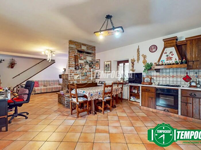 Casa con 6 locali in vendita in Mirabello Monferrato