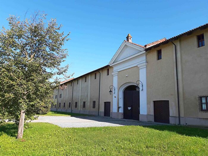 Appartamento con 5 locali in affitto in Frazione Banna, Poirino