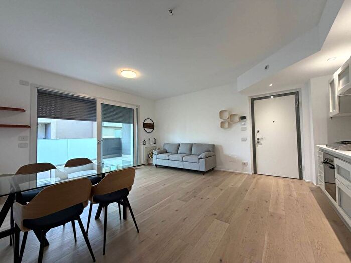 Appartamento trilocale in affitto in Via Enrico Fermi, Centro, Zanica