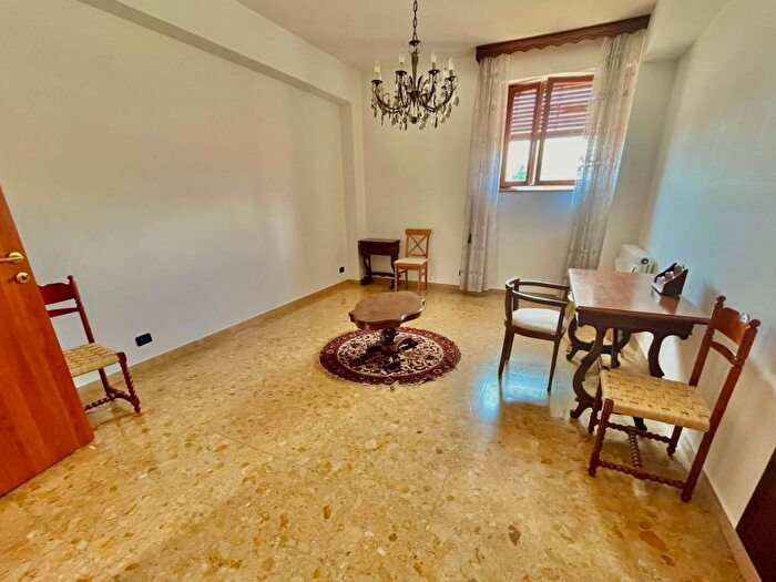 Appartamento con 5 locali in affitto in Via Armando Diaz, Centro, Avezzano