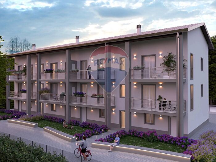 Appartamento trilocale in vendita in Via delle Grazie, Albuzzano