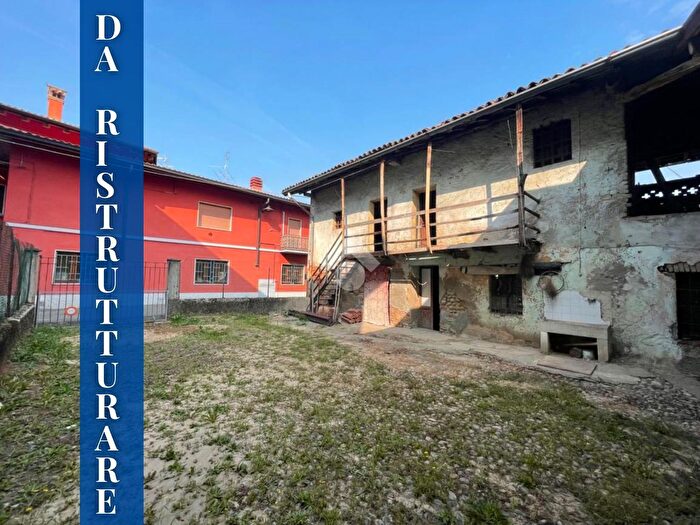 Casa trilocale in vendita in Via Mario Pavoni, Calvenzano