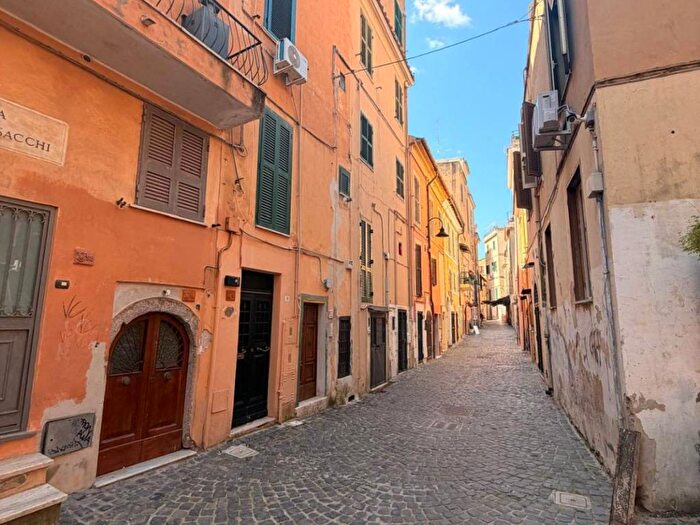 Appartamento monolocale in affitto in Via Andrea Sacchi, Centro, Nettuno