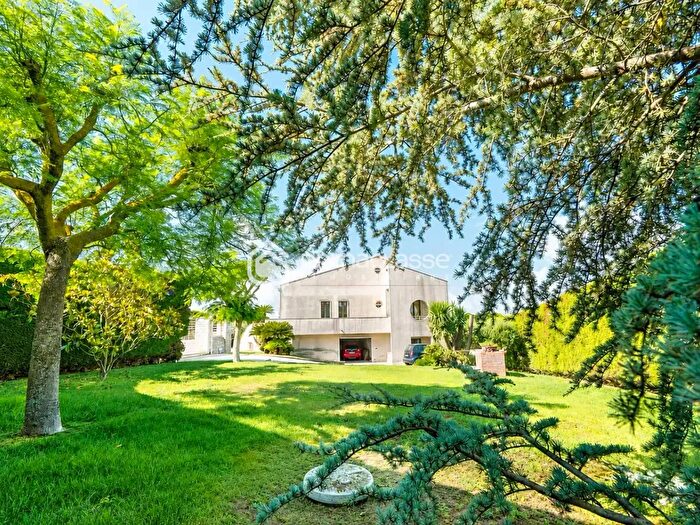 Casa con 8 locali in vendita in Modica