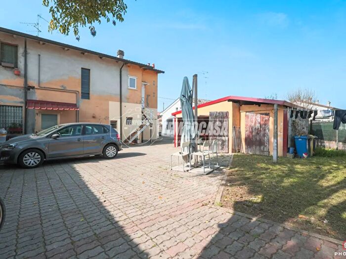 Appartamento trilocale in vendita in Via del Bosco, Forli