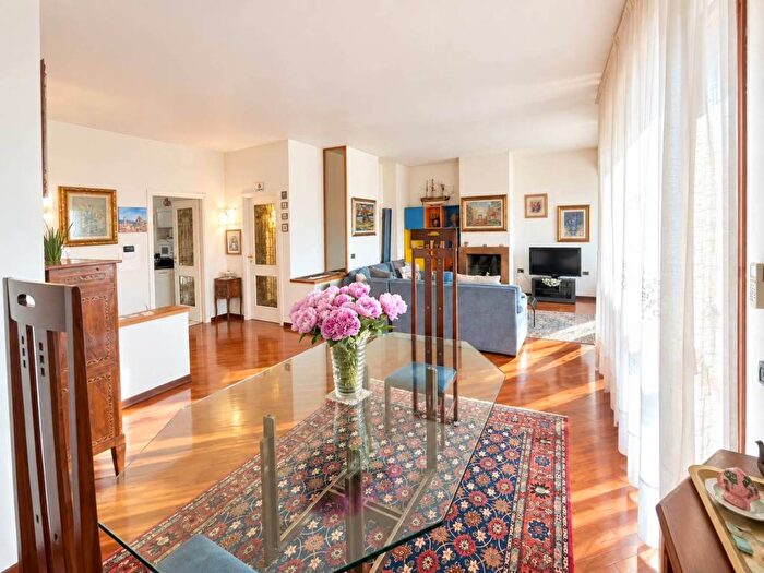 Appartamento con 5 locali in affitto in Via del Palazzo Bruciato, Leopoldo Vittorio Emanuele Statuto, Firenze