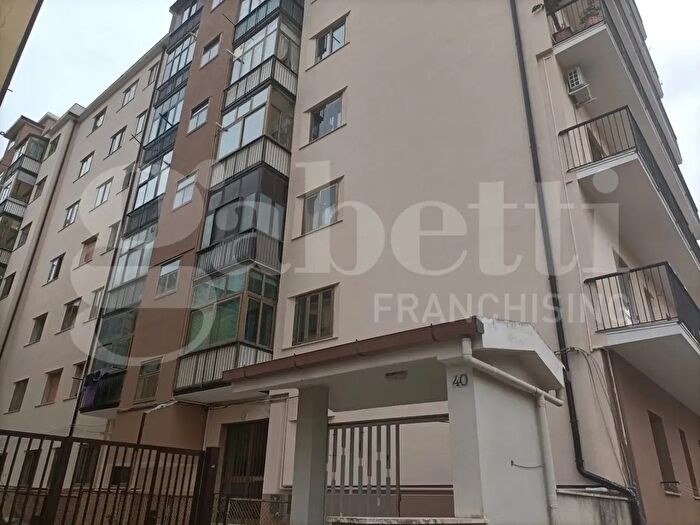 Appartamento bilocale in vendita in Via Gramsci, Catanzaro