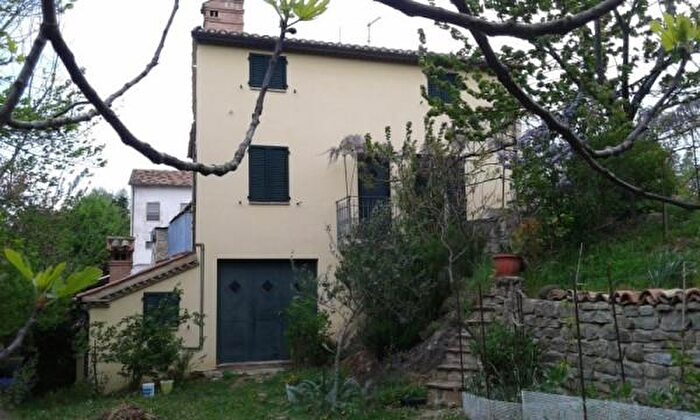 Casa con 6 locali in vendita in Via Roma, Cingoli