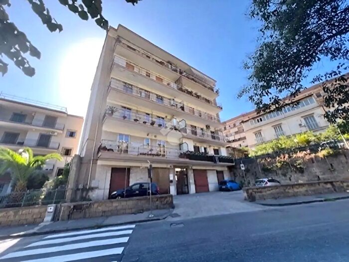 Appartamento bilocale in vendita in Via dPadula, Napoli