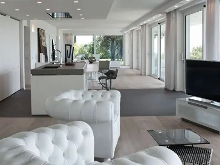 Appartamento con 5 locali in vendita in Via Levrini, Padenghe Sul Garda