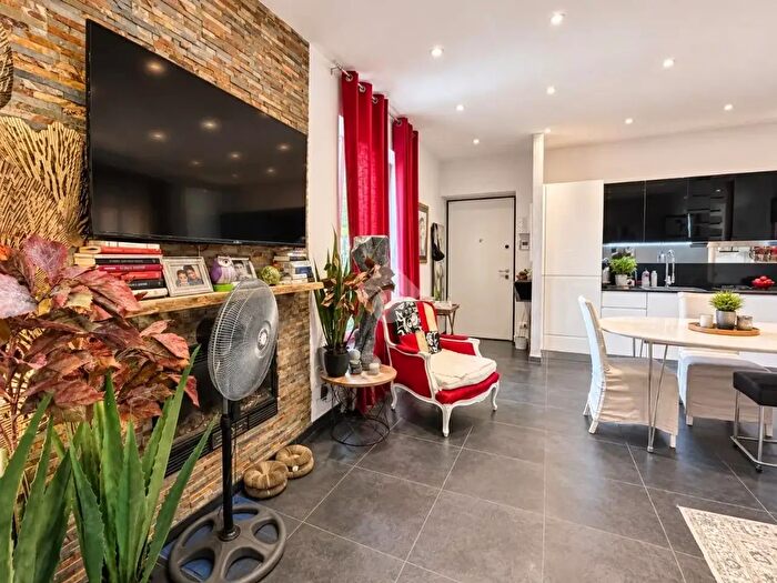 Appartamento trilocale in vendita in Via Pietro Isola, Novi Ligure