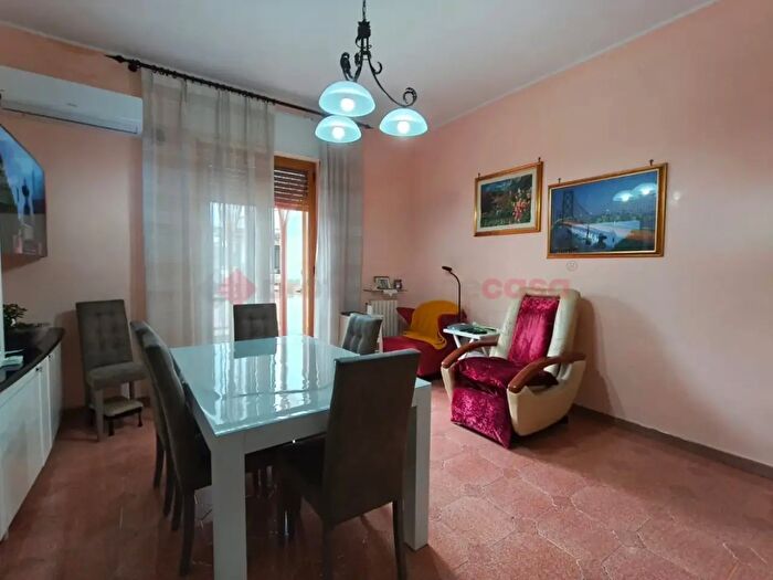 Appartamento quadrilocale in vendita in Via Rubichi, Grottaglie