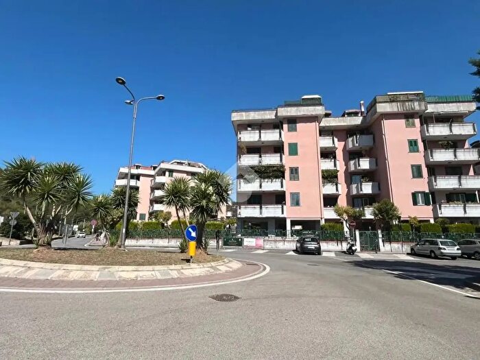 Appartamento quadrilocale in vendita in Via dei Greci, Baronissi