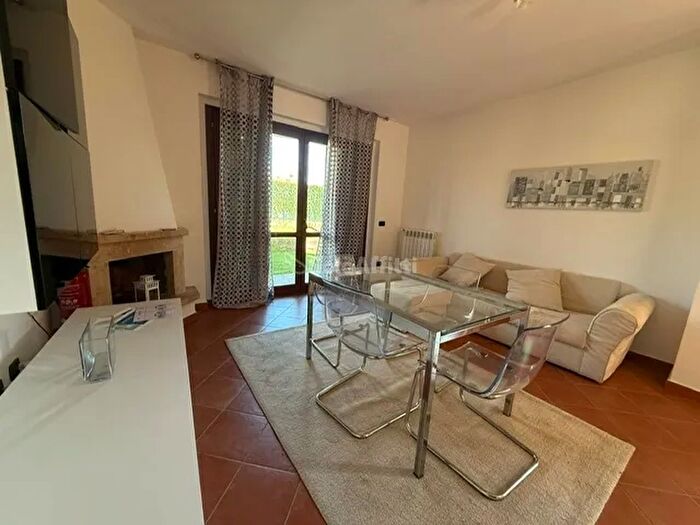 Casa quadrilocale in affitto in Via Terre dei Consoli, Monterosi