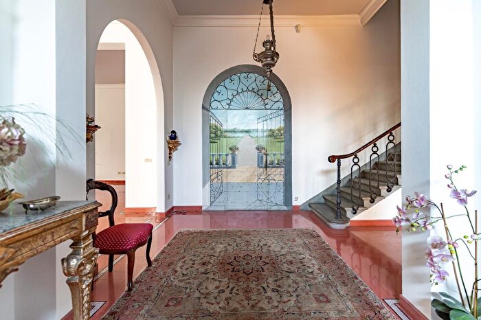 Casa con 10 locali in vendita in Empoli Fi, Empoli