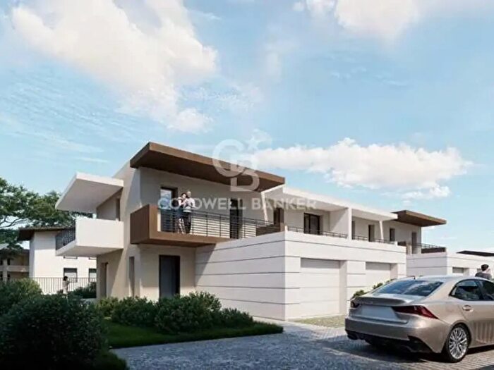 Casa quadrilocale in vendita in Via Costantino Il Grande, Desenzano Del Garda