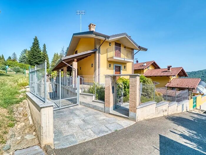 Casa con 5 locali in vendita in Borgata Freinetto, Coazze